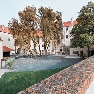 Burginnenhof der Friedensburg Schlaining. Burginnenhof der Friedensburg Schlaining.