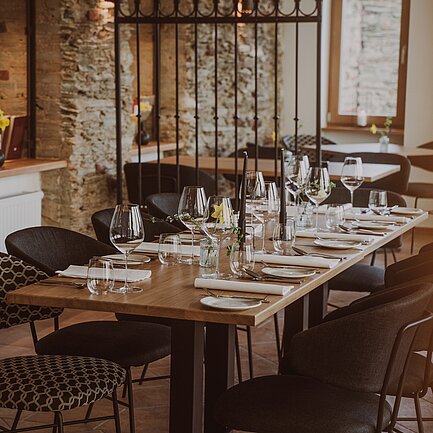 Gedeckter Tisch im Restaurant das Kranich. Gedeckter Tisch im Restaurant das Kranich.